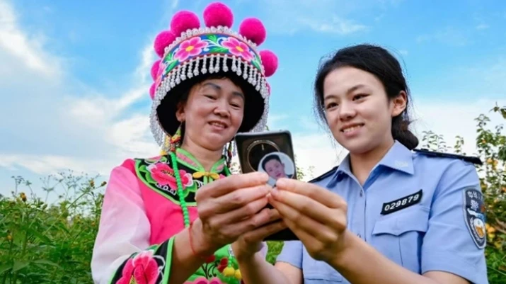楚雄州牟定县推广使用智能警民联系卡