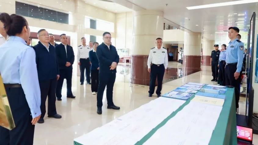 胡大鹏在省公安厅调研时强调 扎实履行职责使命 更好维护全省社会大局安全稳定