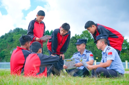 这位常“走亲戚”的民警，藏着15本秘籍