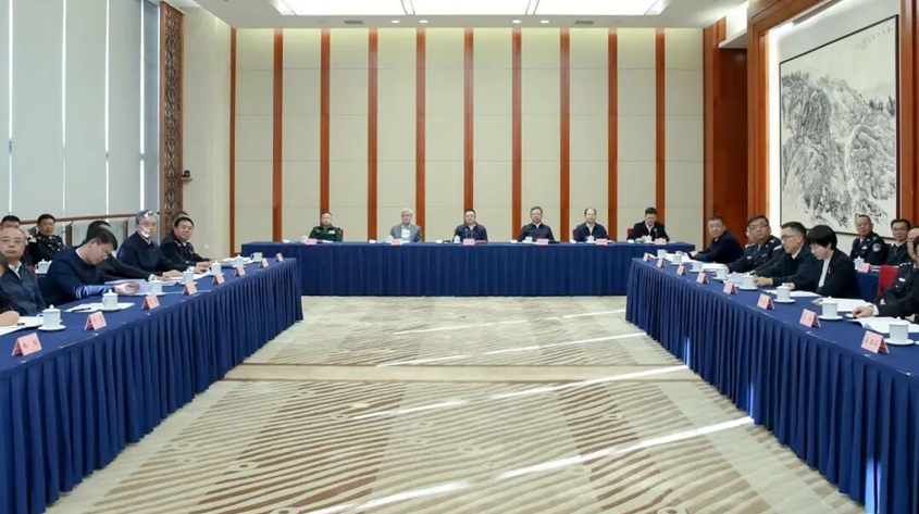 省委省政府慰问基层政法单位