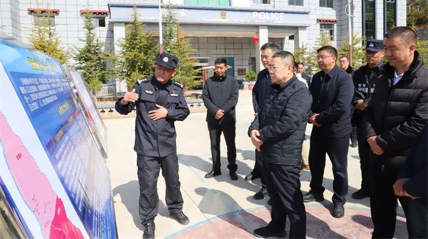 胡大鹏在迪庆州调研时强调 压实责任稳中求进 确保社会大局安全稳定