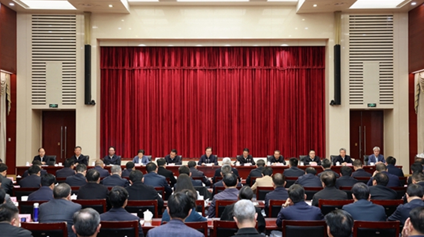 省委全面依法治省工作会议强调<br>深入学习贯彻习近平法治思想<br>扎实推进更高水平的法治云南建设<br>王宁出席并讲话 王予波主持 刘洪建刘晓凯出席