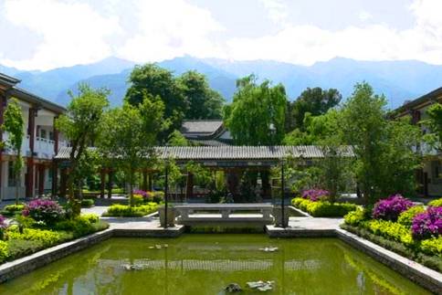 5、大理一中校园内